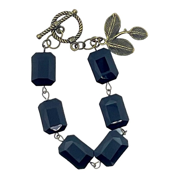 ✨2 for $25✨ Handmade bracelet black glass beads, bronze leaves, toggle closure - Picture 1 of 3